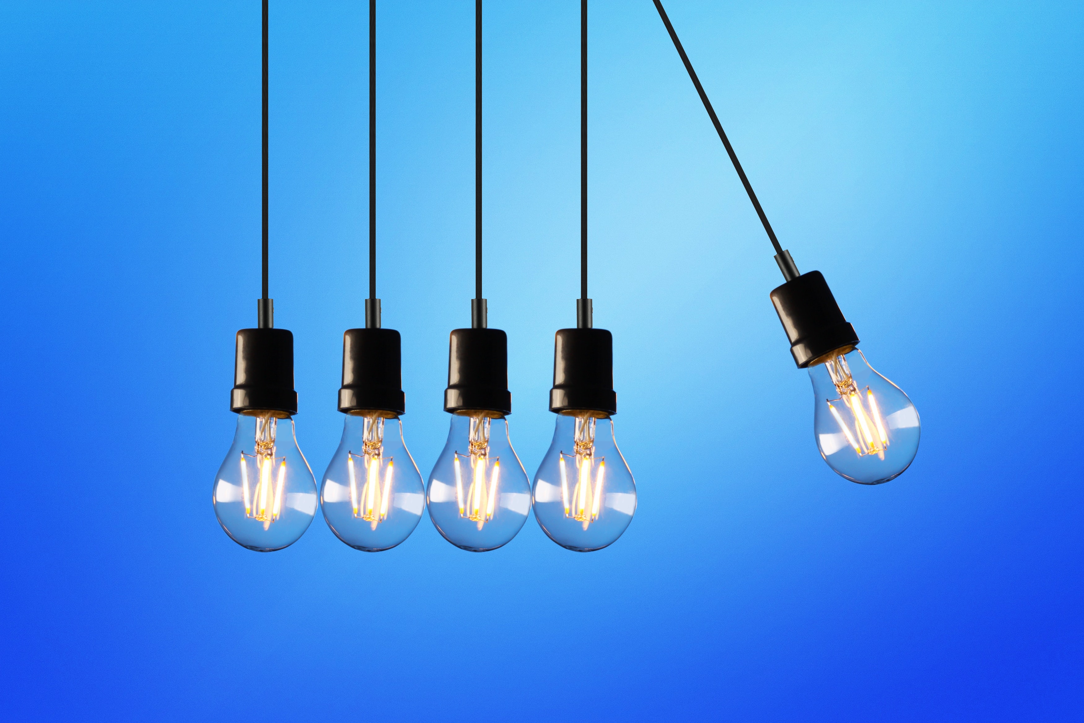 Five lightbulbs in a chain reaction