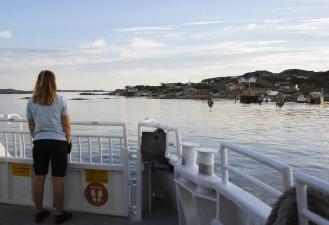 Picture of a person using sustainable waterborne transport in Gothenburg